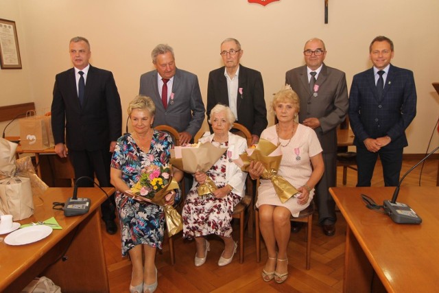 Pary z Chełmna, z wieloletnim stażem małżeńskim, świętowały złote i żelazne gody