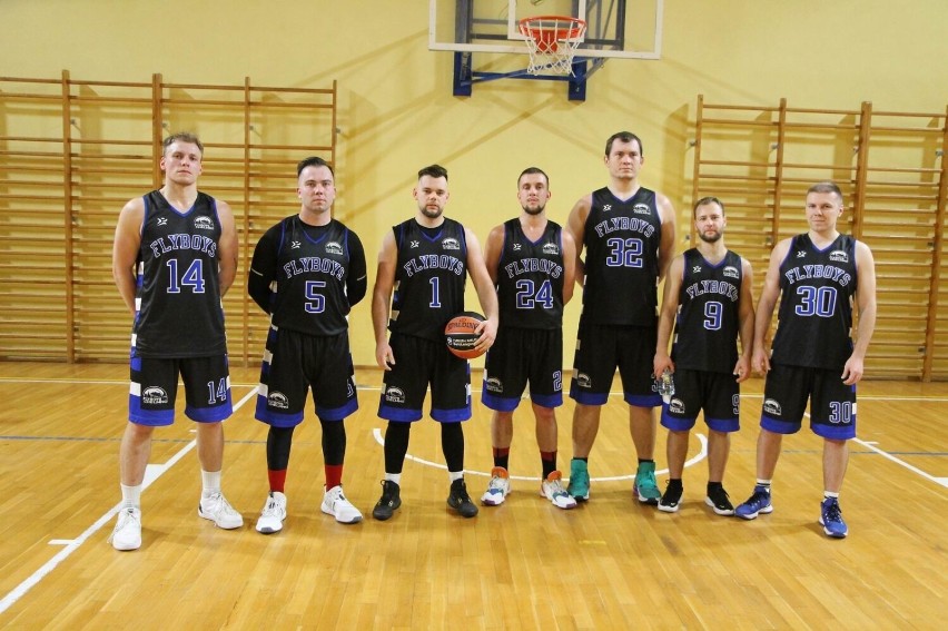 Rozpoczęły się mecze Chełmińskiej Ligi Koszykówki TKKF