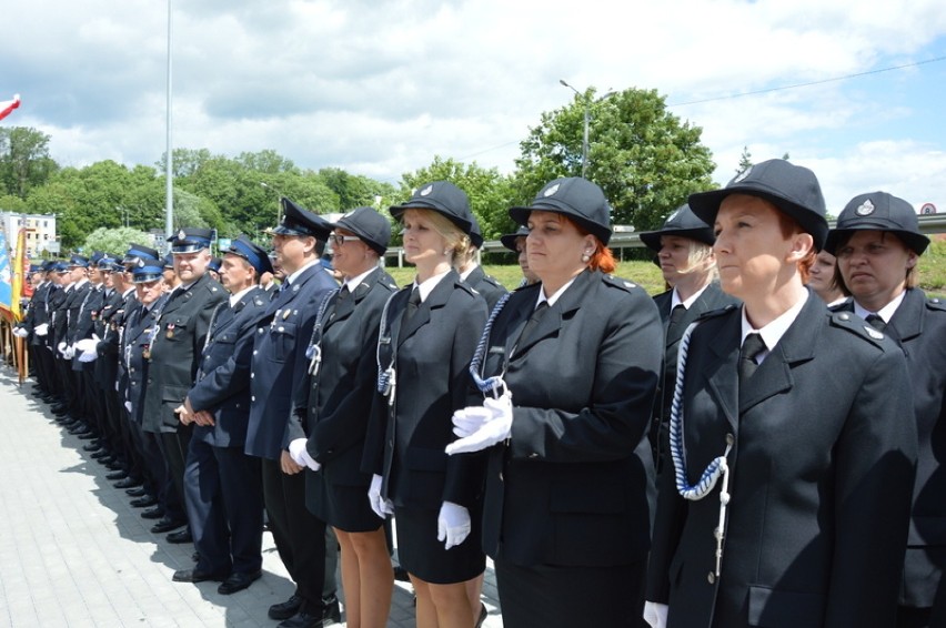 Odznaczenia dla strażaków z powiatu kartuskiego - podczas otwarcia remizy OSp w Żukowie