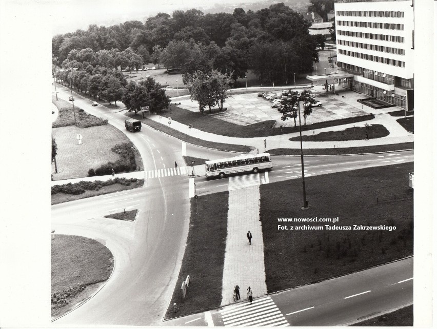 Plac Niepodległości i hotel "Helios".