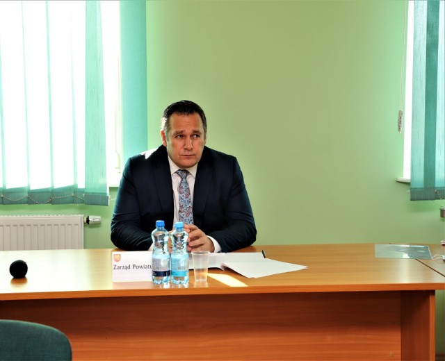 – Chcemy dofinansować szpital w Sokółce, a jednocześnie zrealizować inwestycje kubaturowe w gminie Nowy Dwór – tłumaczył starosta sokólski Piotr Rećko.