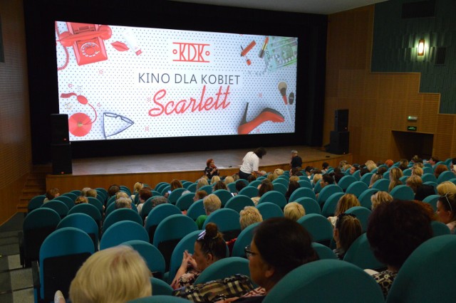 "Kino dla Kobiet - Scarlett" w kinoteatrze Polonez w Skierniewicach cieszy się niesłabnącą popularnością.