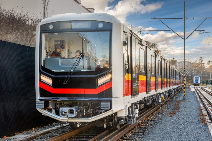 Warszawa otrzyma nowe pociągi metra. Ruszyły testy pojazdów