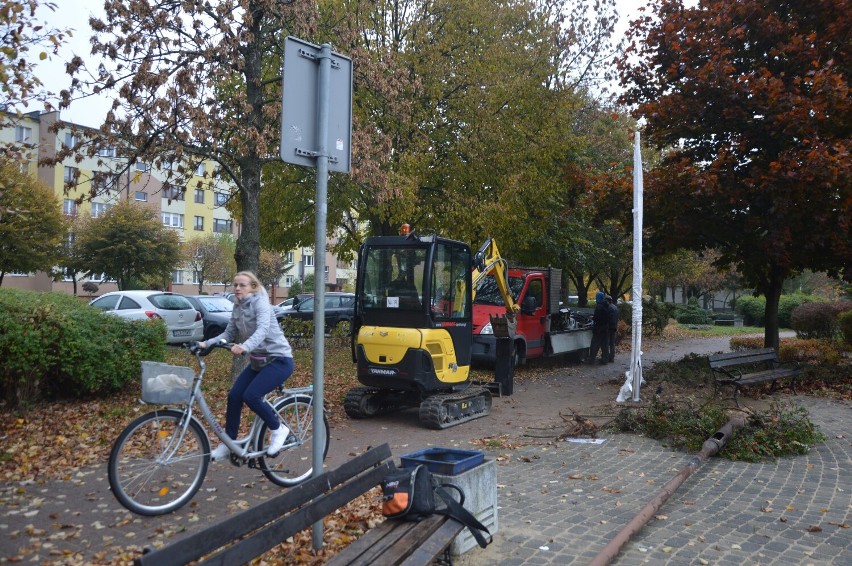 Kilkunastoletnie oświetlenie wymaga modernizacji.