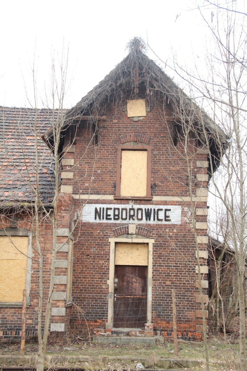 Stacja Nieborowice zostanie odnowiona - gmina odkupiła...
