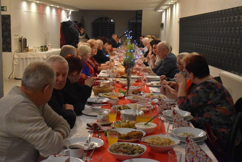 Spotkanie wigilijne chockich seniorów