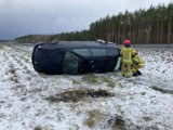 Dachowanie pod Glewicami. Strażacy z Goleniowa w akcji