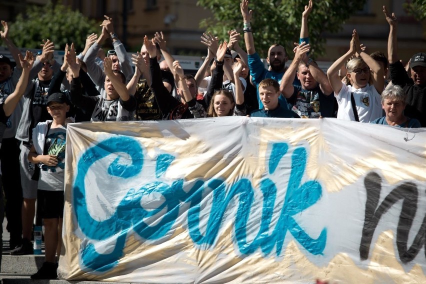 11.07.2019 walbrzych
protest kibicow gornika walbrzych przed...