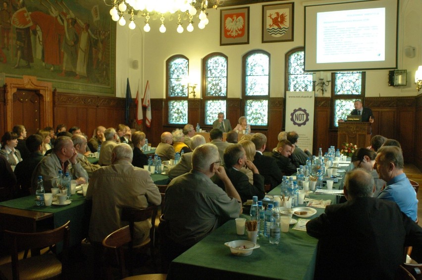Forum Motoryzacji Słupsk: Konferencja Naukowo-Techniczna w ratuszu [ZDJĘCIA]