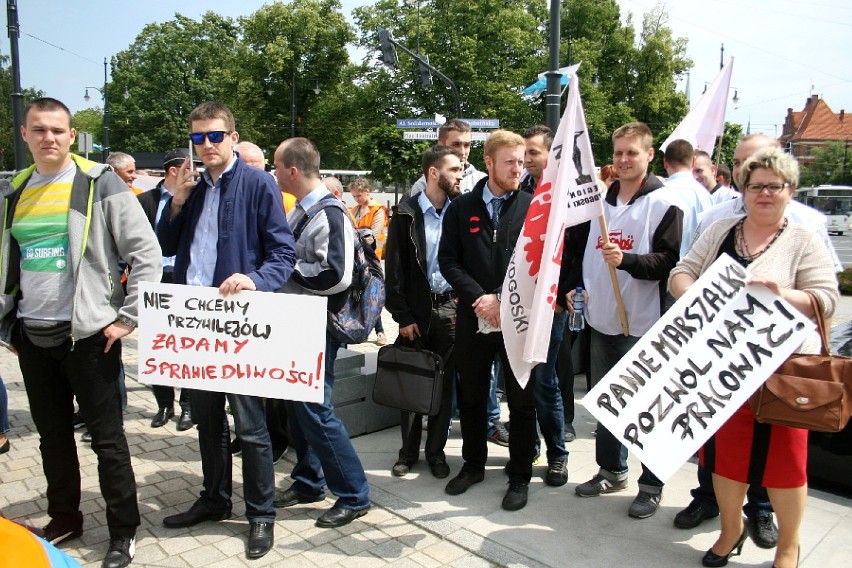 Toruń: Manifestacja pracowników Arriva RP [ZDJĘCIA]