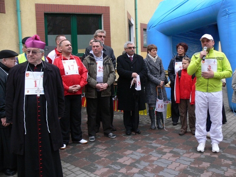 Biegacze uczcili pamięć Jana Pawła II [zdjęcia]