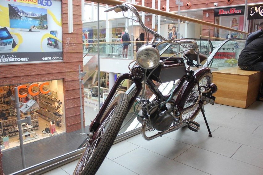 Wystawa motocykli ciężkich i weteranów klubu Oldtimers w Krotoszyńskiej Galerii