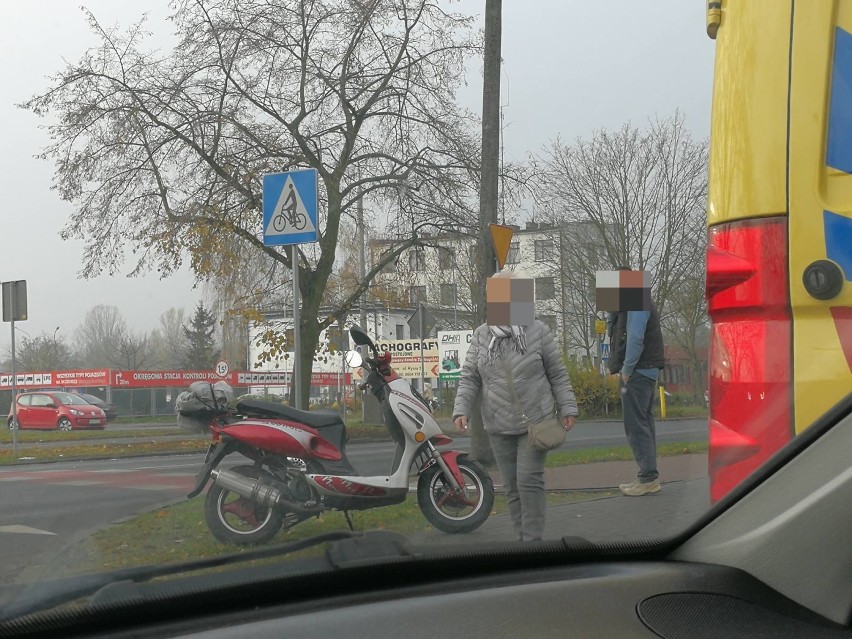48-letni kierujący motorowerem wywrócił się na ul. Wienieckiej we Włocławku