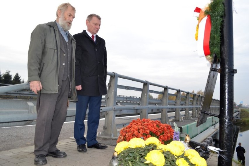 Nowy Dwór Gdański. W miejscu tragedii czołgistów złożono...