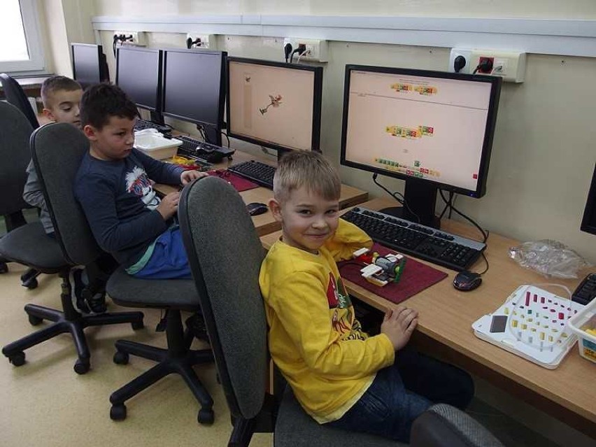 Uczniowie z gminy Świdnica uczą się kodowania (ZDJĘCIA)