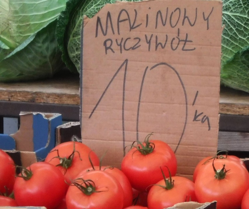 Pomidory malinowe kosztowały 10 za kilogram