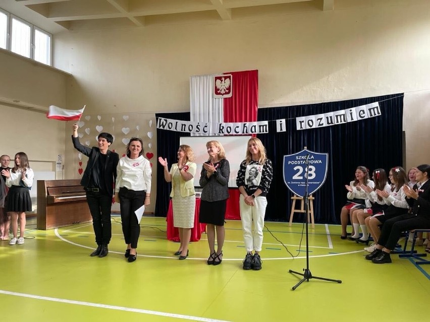 Święto Szkoły Podstawowej numer 28 w Kielcach. To była prawdziwa lekcja historii. Zobaczcie zdjęcia 