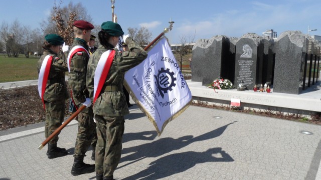 Kwiaty zostaną złożone m.in. pod pomnikiem katyńskim