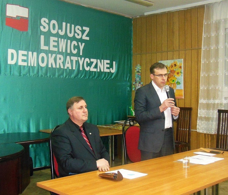 Cezary Olejniczak w czasie spotkania z wyborcami