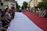 Dzień Flagi w Skierniewicach już po raz czwarty. Czwartek, 2 maja, godzina 16.40, plac Jana Pawła II