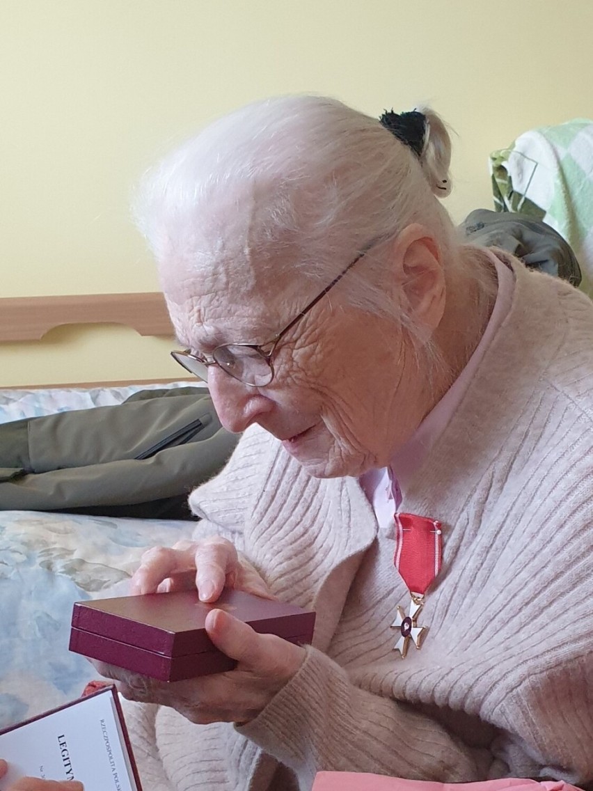 Bohaterka z Rumi skończyła 101 lat! Aleksandra Sychowska to jedna z ostatnich żyjących uczestniczek Powstania Warszawskiego | ZDJĘCIA, WIDEO