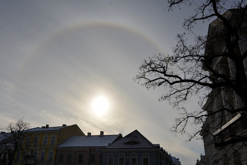 W niedzielę na Karczówce w Kielcach widoczne było halo...