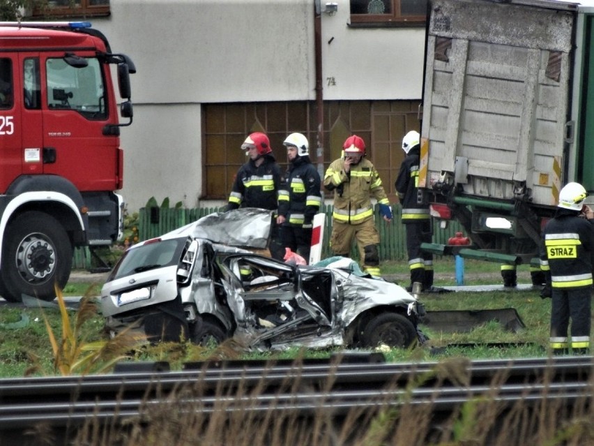 Fatalny wypadek pod Nowym Tomyślem. 19-latka ciężko ranna