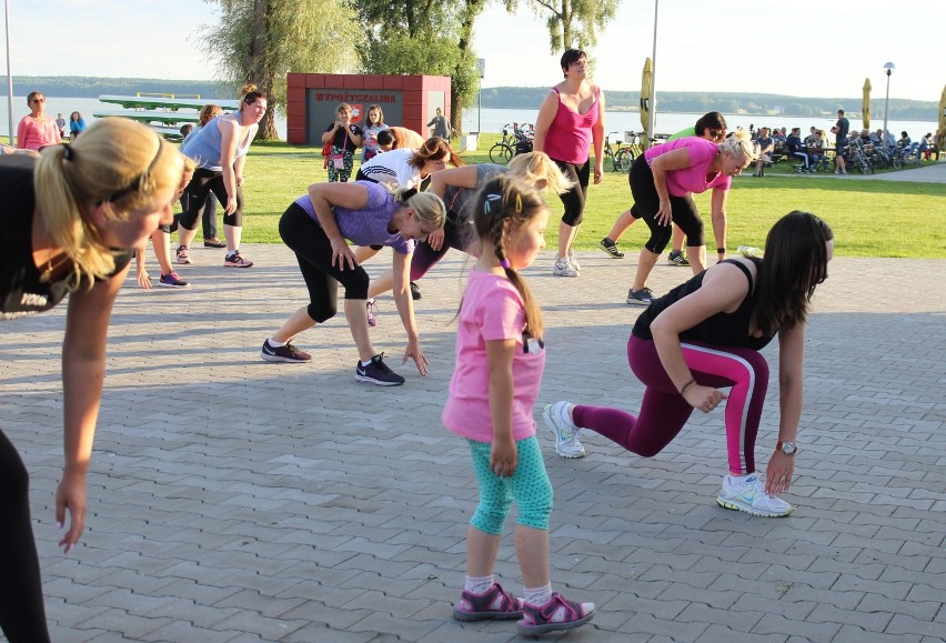 Pierwsze w tym roku zajęcia aerobiku na świeżym powietrzu, już 1 lipca [Foto] 