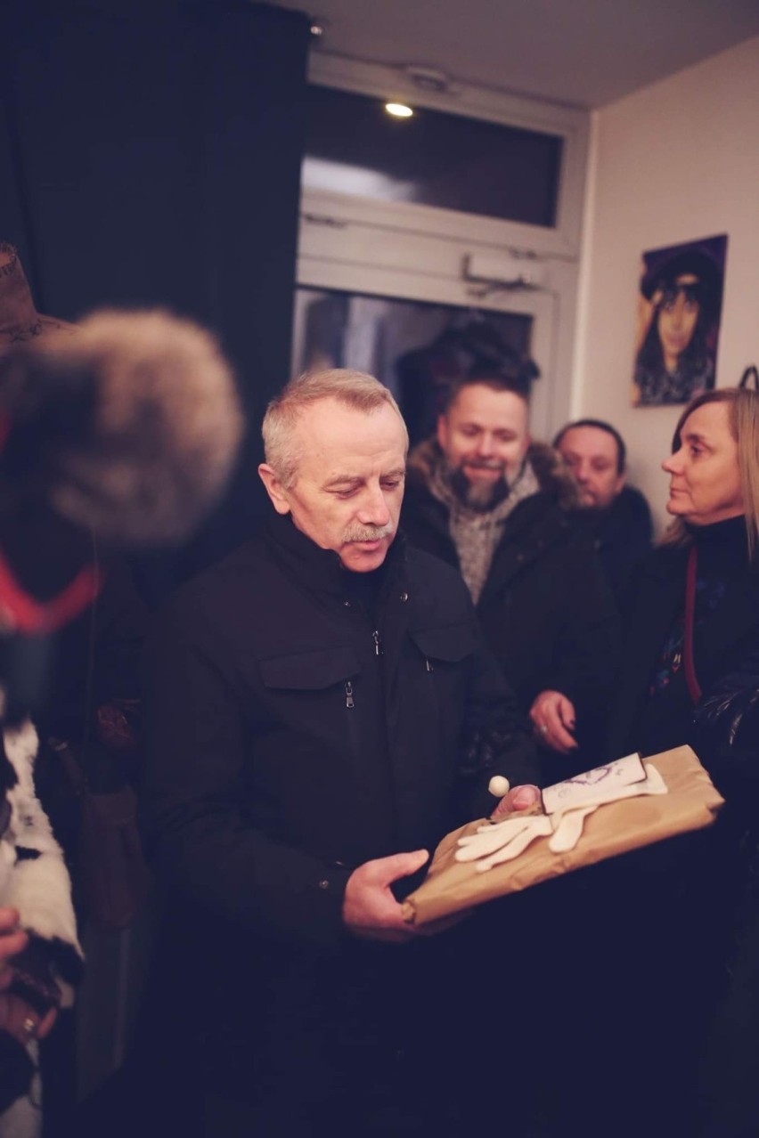 Kraśnik. Galeria Art M. Lawendowa Szafa została oficjalnie otwarta. „Chcę promować lokalnych artystów”. Zobacz zdjęcia