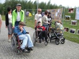 Niepełnosprawni blokują &quot;wylotówkę&quot; do Warszawy
