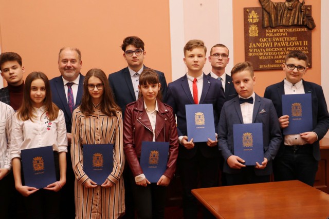 Przez najbliższe 2 lata pracami MRM będzie kierował Dominik Lotycz z I LO im. Mikołaja Kopernika, a koordynacją działań MRM zajmuje się Piotr Kozak radny Rady Miasta Jarosławia z klubu PiS. Młodzieżowa Rada Miasta ma charakter konsultacyjny, będzie wypracowywać rozwiązania, które następnie będzie proponować burmistrzowi lub radzie miasta.