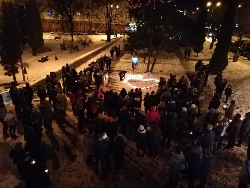 Kraśnik. Mieszkańcy uczcili pamięć prezydenta Pawła Adamowicza (ZDJĘCIA, WIDEO)