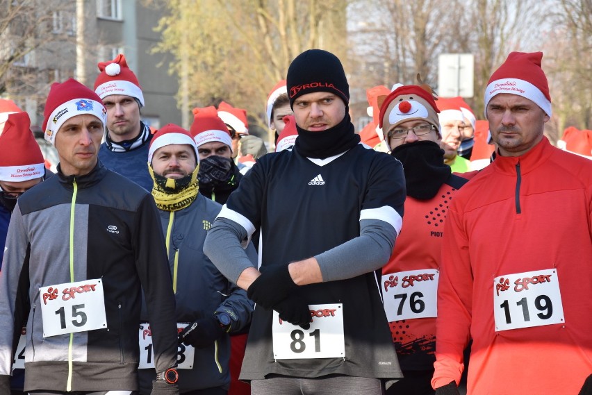 Dziesiątki Mikołajów pobiegło w Chrzanowskim Crossie Świętego Mikołaja