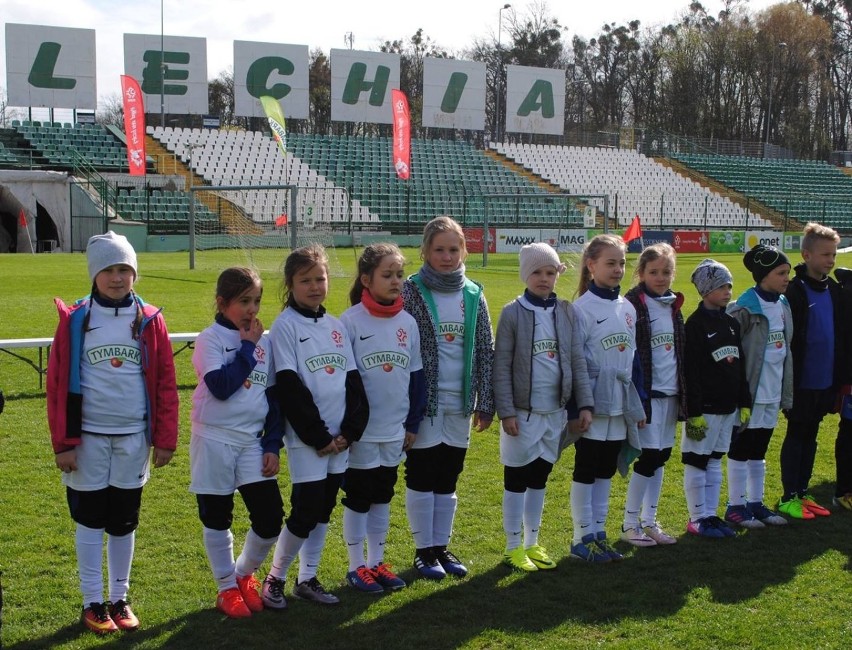 Piłkarki z Malborka i Nowego Stawu grały o "Puchar Tymbarku"