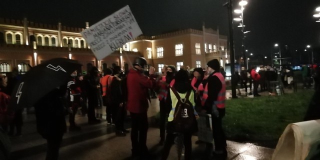 Wrocław: Piątkowe protesty przeciwko wyroki TK w sprawie aborcji