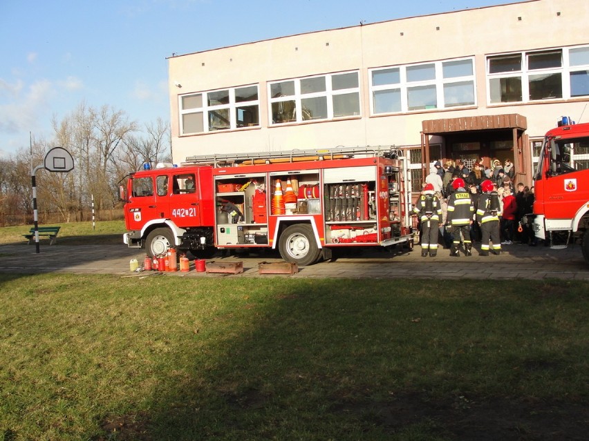 Ćwiczenia alarmu pożarowego w Zespole Szkół Nr 1