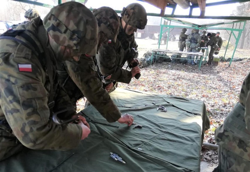 Szkolenie szeregowych elewów w 22. Batalionie Piechoty Górskiej