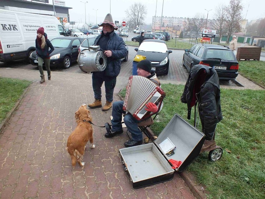 Zainteresowanie kupujących i zwiedzających wzbudzało...