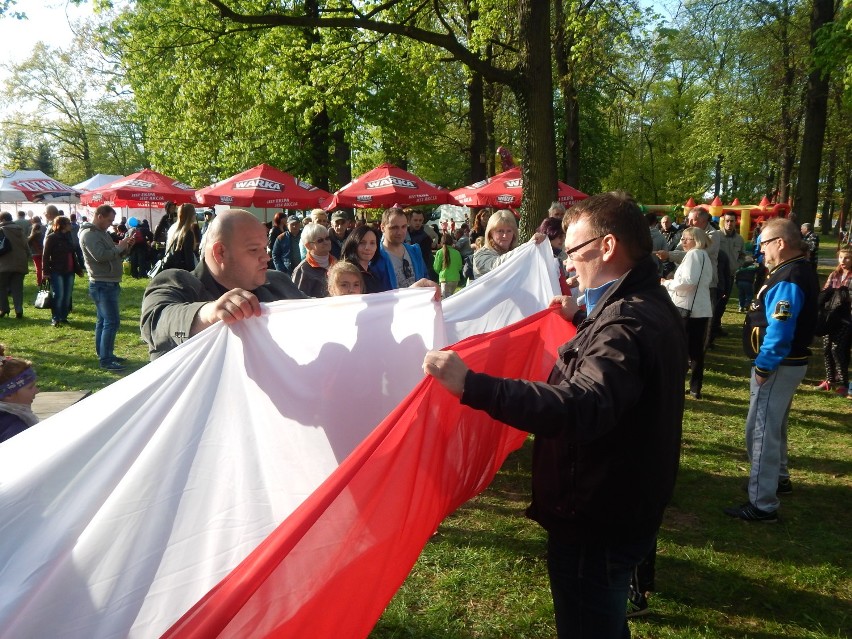 Bili rekord długości polskiej flagi [zdjęcia]