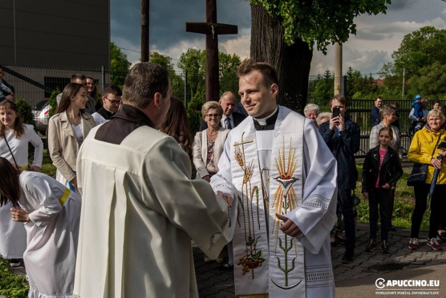 Powitanie nowo wyświęconego księdza Jana Kurka w Porębie Spytkowskiej, 29.05.2021