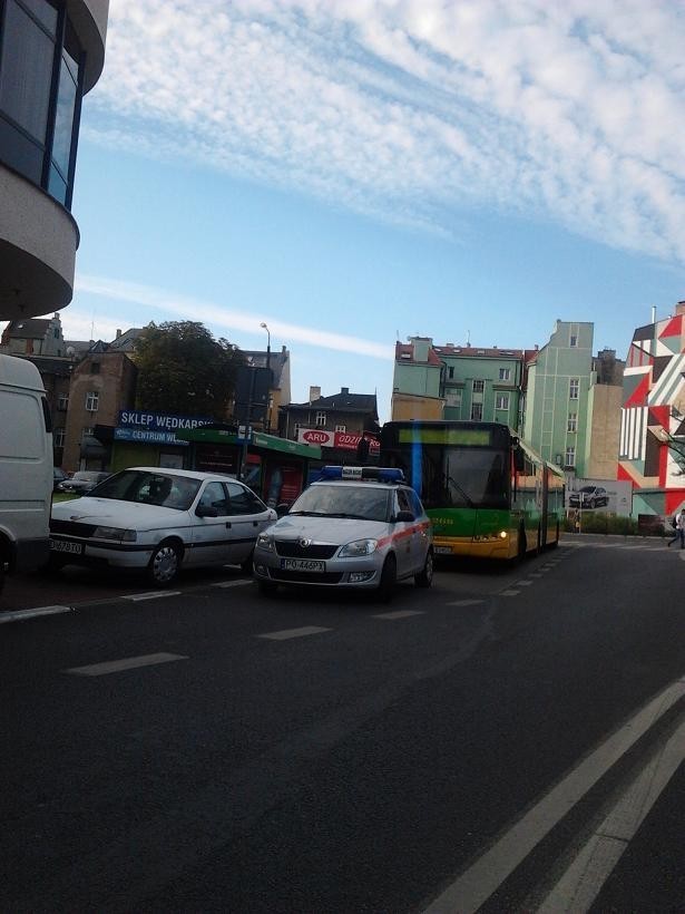 Poznański raport poranny: Korek na Kościelnej od wiaduktu kolejowego po Grunwaldzką [ZDJĘCIA]