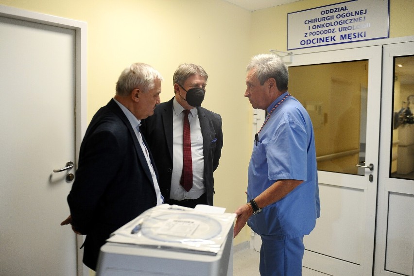 Nowoczesny laser do zabiegów urologicznych w Szpitalu Specjalistycznym w Jaśle. Sprzedali działki – kupili sprzęt
