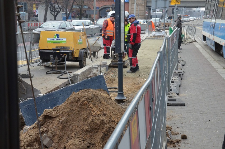 Zobacz, jak wygląda przebudowa przystanku na Świdnickiej (ZDJĘCIA)