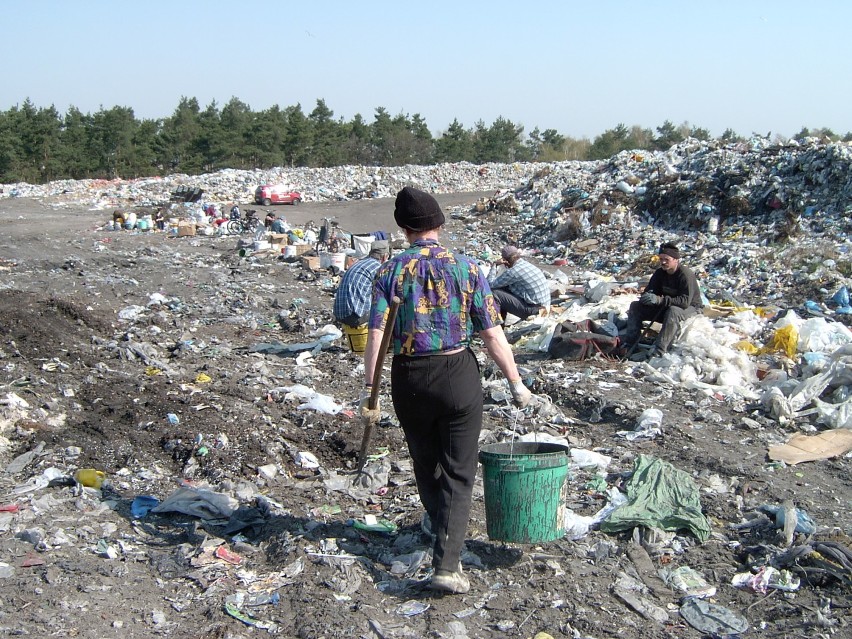 Wysypisko śmieci w Trzebani - kiedyś i dziś