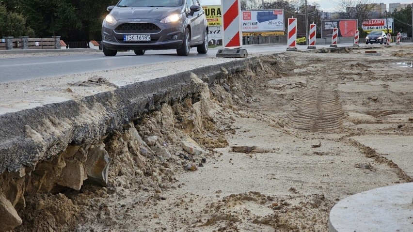 Ulica Warszawska w Kielcach rozkopana a robotników nie ma. Kiedy zakończą się prace i wróci ruch na całą jezdni? 