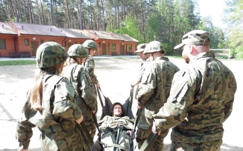 Kolejny dzień w bazie harcerskiej rozpoczął trening do...