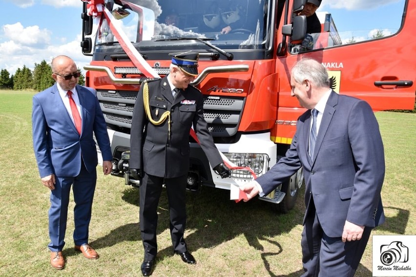 Strażacy z Nakli już oficjalnie mają nowy wóz bojowy. To prezent za najwyższą frekwencję podczas wyborów prezydenckich