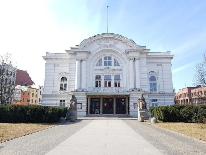 Co ciekawe, bilety do teatru nie są aż tak przystępne...