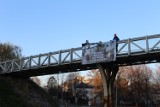 Aktywiści prozwierzęcy na wiadukcie w Lublinie zawiesili baner. Ma przypominać o niespełnionej „piątce dla zwierząt”