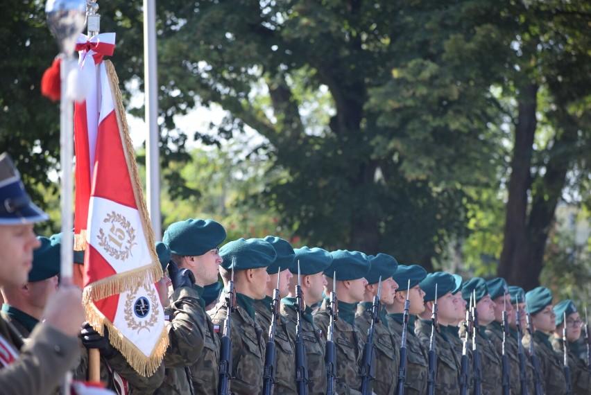 Uroczysta przysięga w Sieradzu. Była Orkiestra Reprezentacyjna WP ZDJĘCIA